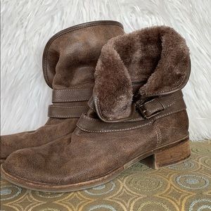 G.H. Bass & Co brown booties